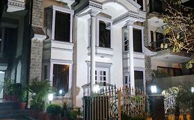 Hotel Windsor Castle Cyber City